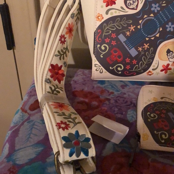 White Coco Satchel turn Crossbody bag - Picture 2 of 12